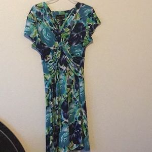 Very beautiful blue flowered dress!!